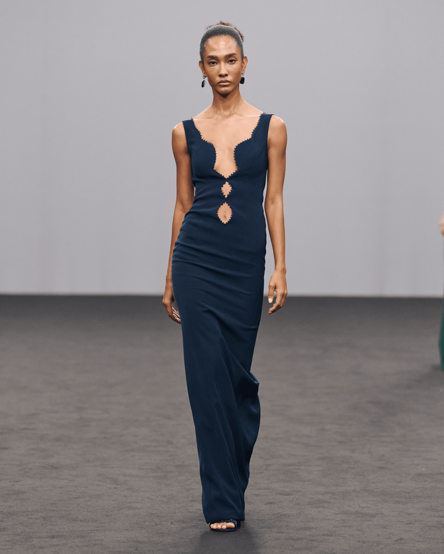 Look 18